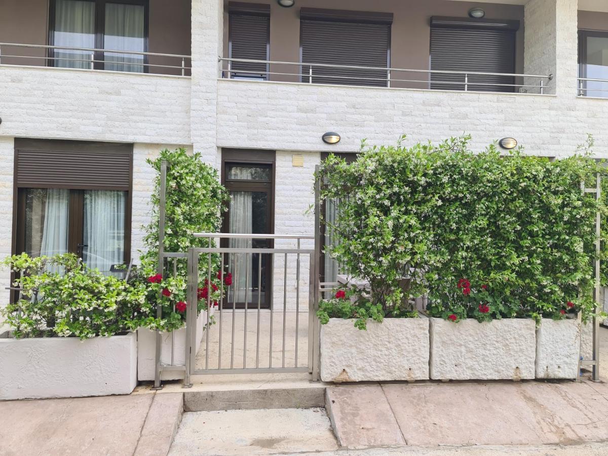 Langust - Free Parking Apartman Sveti Stefan Kültér fotó