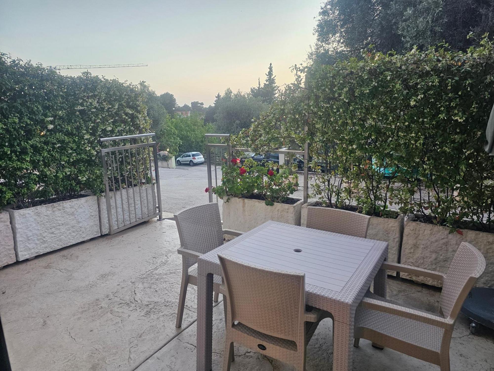 Langust - Free Parking Apartman Sveti Stefan Szoba fotó